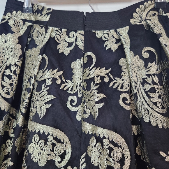 Eliza J Y2K Brocade Embellished Metallic Gold Embroidered Tulle Poof Midi Skirt - Picture 4 of 9